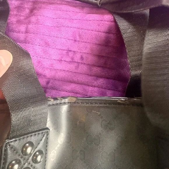 Gucci Black Leather Tote with Chain Detail - Picture 7 of 8